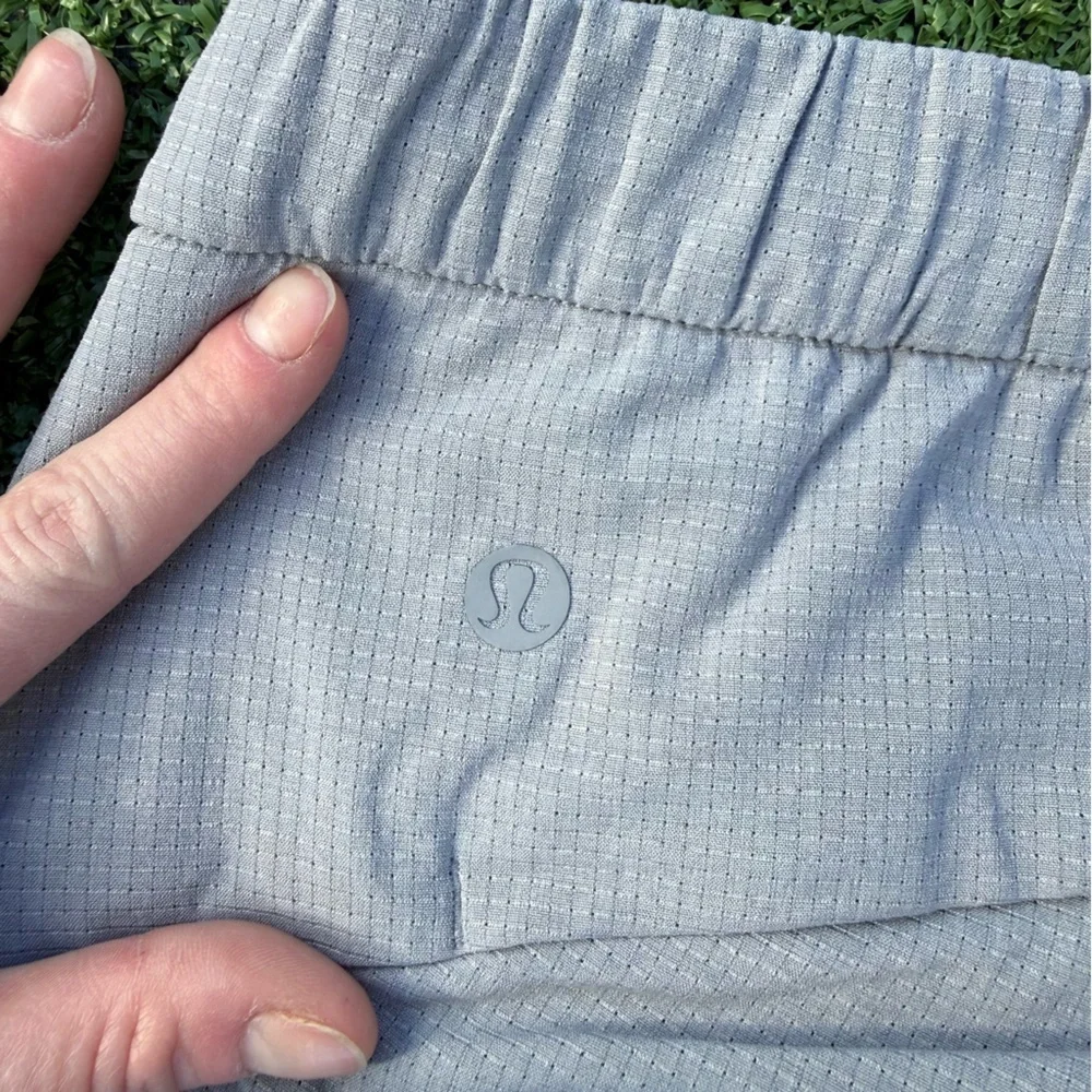 Women's Lululemon Essential Affinity Mid Rise Jogger Rhino Grey Pants size 8
